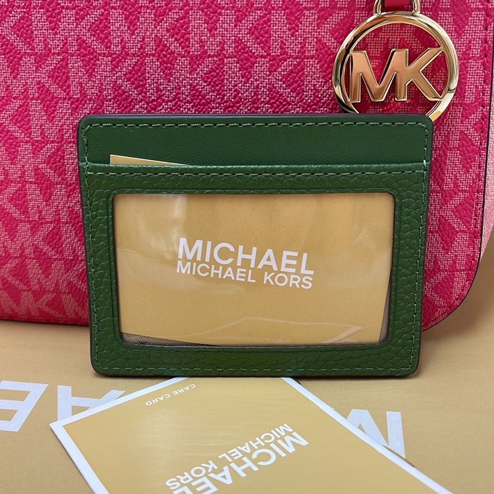 MICHAEL KORS
Large Pebbled Leather Card Holder Case
Fern Green
NWT - Picture 14 of 16